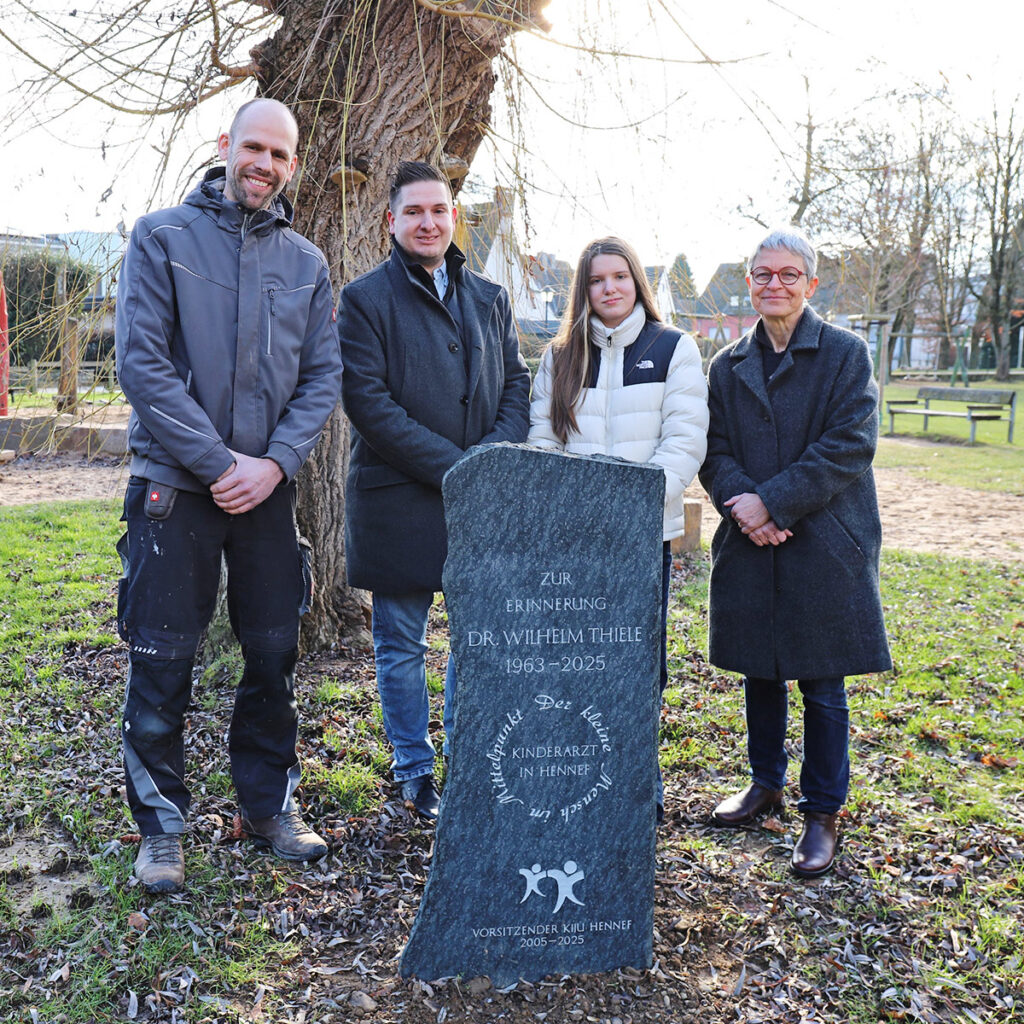 Enthüllung des Gedenksteins für Dr. Wilhelm Thiele in Hennef