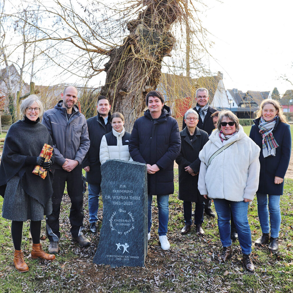 Enthüllung des Gedenksteins für Dr. Wilhelm Thiele in Hennef